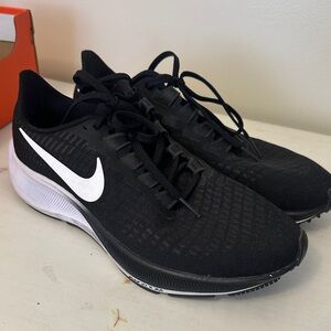 Nike Black and White Zoom Pegasus Athletic Sneakers